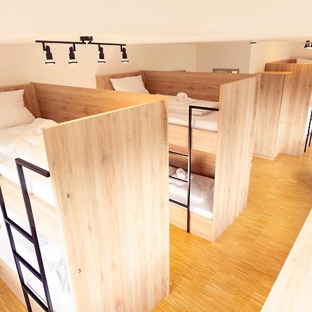 Henrys Sleeping Am Augsburger Eiskanal 外观 照片